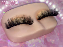 Lade das Bild in den Galerie-Viewer, Coquette
