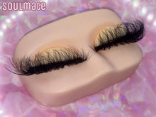 Lade das Bild in den Galerie-Viewer, Soulmate
