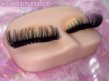 Lade das Bild in den Galerie-Viewer, High Maintenance
