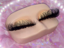 Lade das Bild in den Galerie-Viewer, Soulmate
