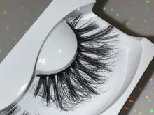 Lade das Bild in den Galerie-Viewer, Diva
