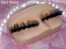 Lade das Bild in den Galerie-Viewer, Self Made
