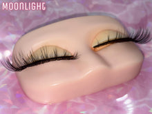 Lade das Bild in den Galerie-Viewer, Moonlight
