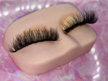 Lade das Bild in den Galerie-Viewer, First Date
