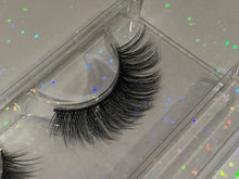 Lade das Bild in den Galerie-Viewer, Melody
