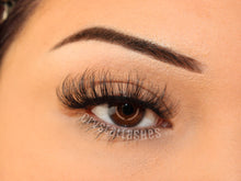 Charger l&#39;image dans la galerie, Rosalia
